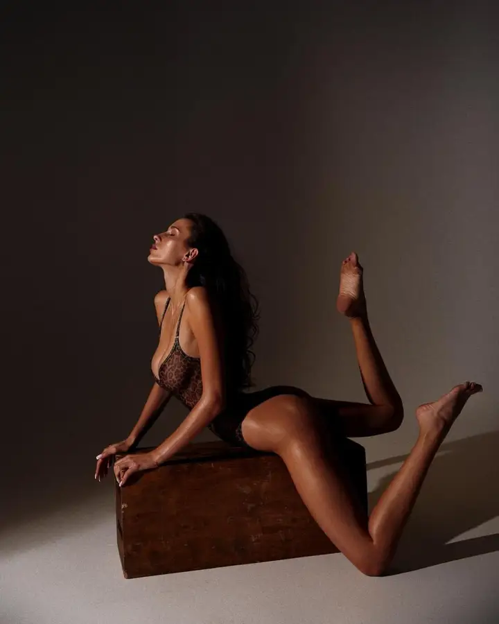 Türbanlı İstanbul Anal Escort Bayani müşterisi evire çevire sikti
