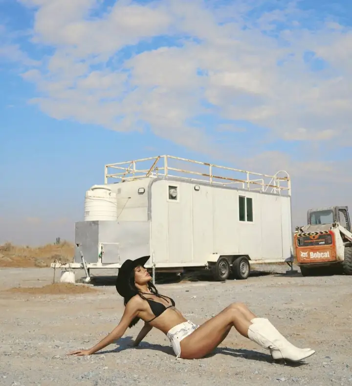 Ümraniye Escort Sınırsız Kız Koca Aleti İçine Alıyor